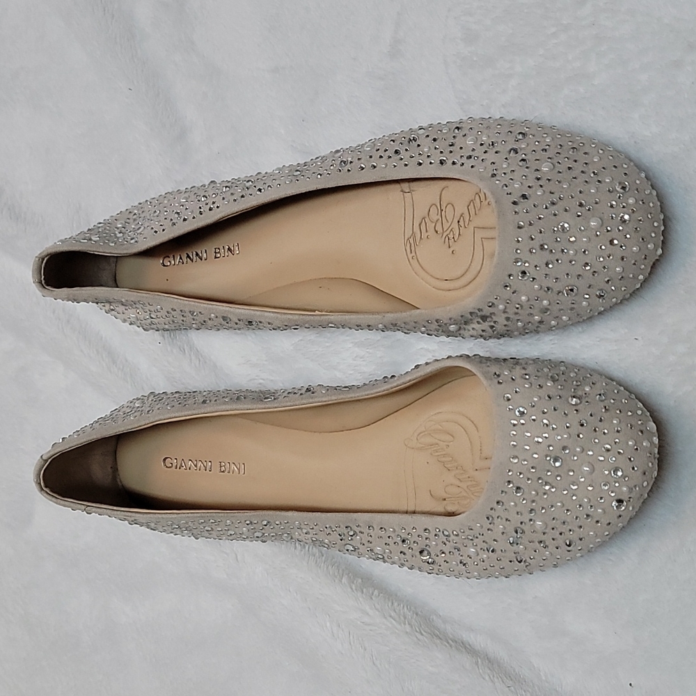 Gianni Bini nude color size 9 shoes
